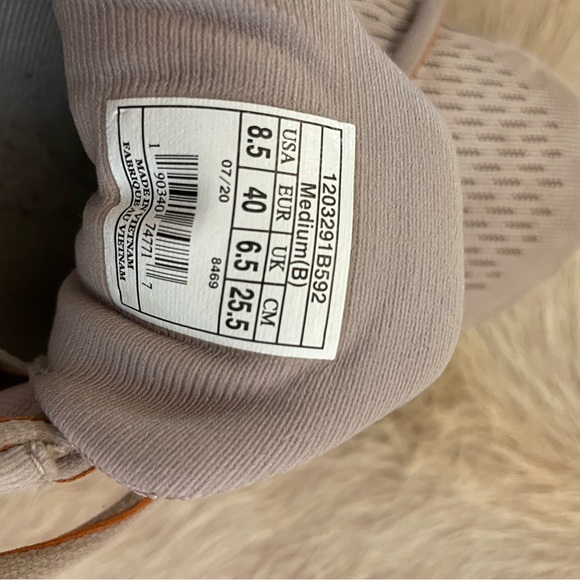 Brooks Adrenaline Running Shoes - Picture 8 of 8